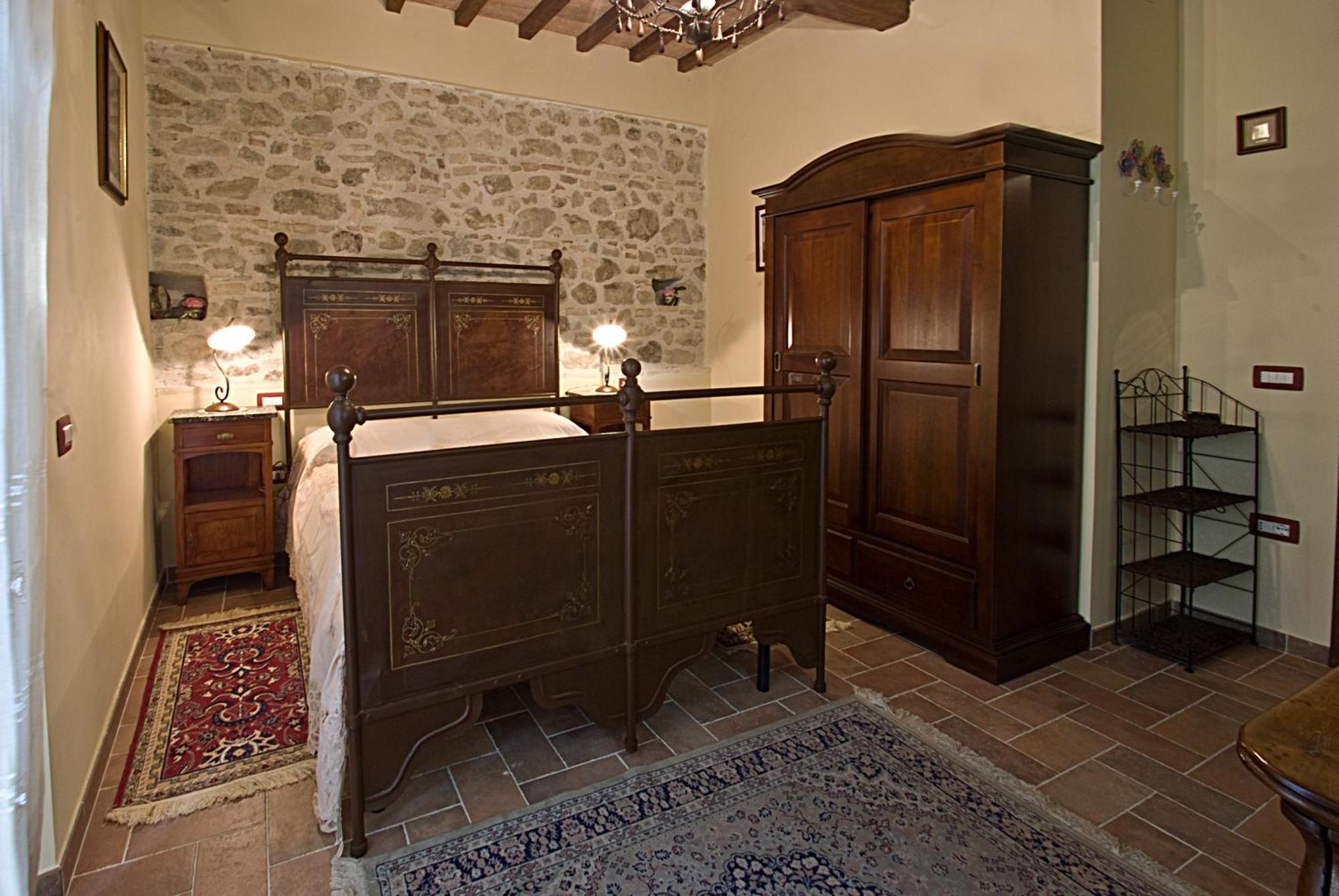 Casale Del Monsignore Сполето Стая снимка