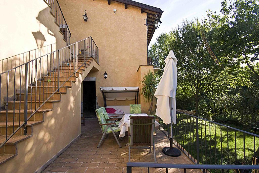 Casale Del Monsignore Сполето Екстериор снимка